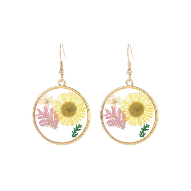 Round Gold Dried Flower Earrings