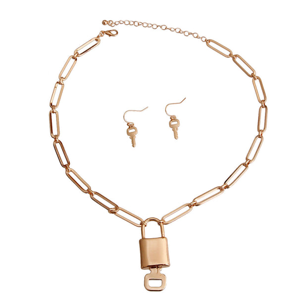 Gold Oval Link Lock Key Necklace